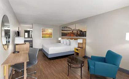 Days Inn by Wyndham Carlisle