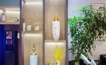 HEBE Xiyin Hotel (Loudi South Station New Municipal Government)