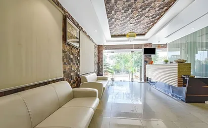 Kaki Hotel & Roof Top Restaurant