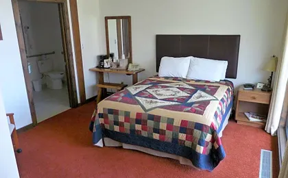 RiverBank Lodge