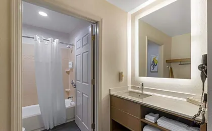 Comfort Inn & Suites Savannah Airport