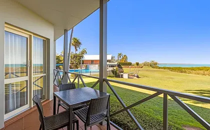 Moonlight Bay Suites