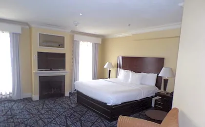 Niagara Crossing Hotel and Spa