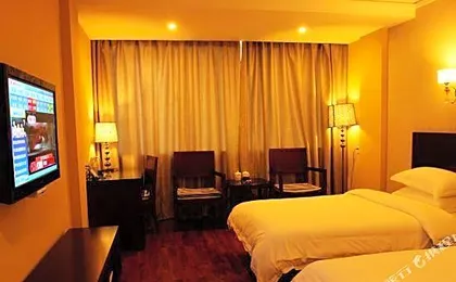 Promenade Hotel