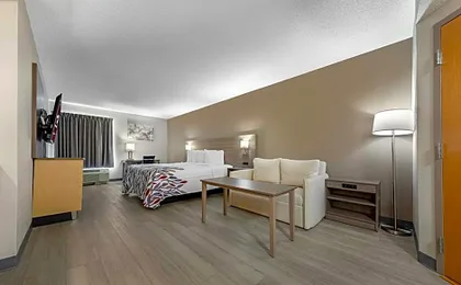 Red Roof Inn & Suites Philadelphia - Bellmawr