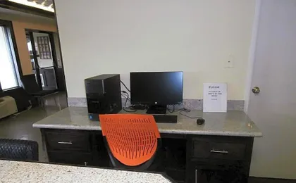 Americas Best Value Inn & Suites Thief River Falls