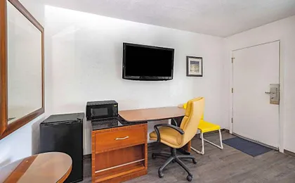 Oceanside Inn & Suites, a Days Inn by Wyndham