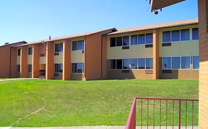 Holiday Lodge & Suites