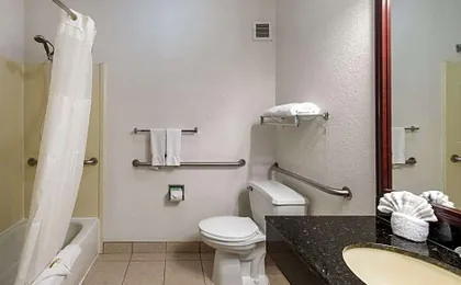 Quality Suites Burleson - Ft. Worth