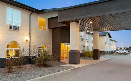 Days Inn & Suites by Wyndham Thompson