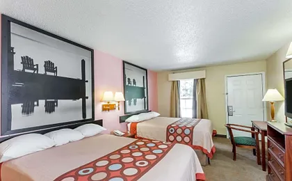 Super 8 by Wyndham Statesboro