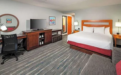 Hampton Inn & Suites St. Louis at Forest Park