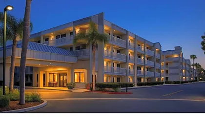 Motel 6 Anaheim, CA - Maingate