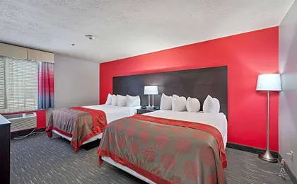 Ramada by Wyndham Sioux Falls Airport - Waterpark & Event Center