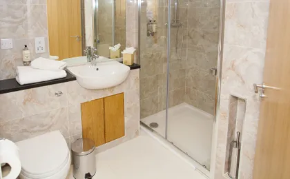 Royal Athenaeum Suites