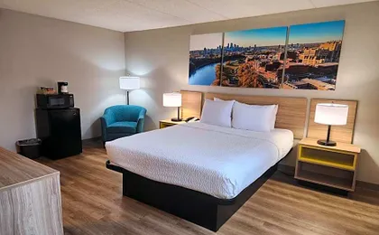 Days Hotel by Wyndham University Ave SE