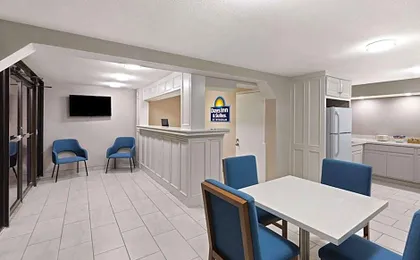 Days Inn & Suites by Wyndham Vicksburg