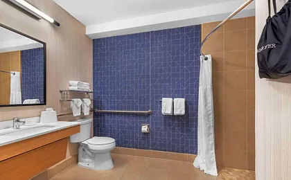 Spark by Hilton Bakersfield Central