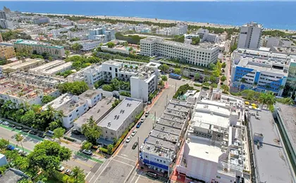 SOBE MONARCH 2BEDROOM 2 BATH MODERN apt- WALK TO OCEAN DRIVE