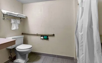 Quality Inn & Suites Altoona