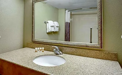 La Quinta Inn & Suites by Wyndham Minneapolis-Minnetonka