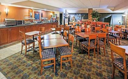AmericInn by Wyndham Omaha