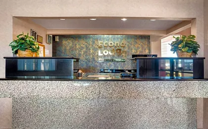 Econo Lodge Inn & Suites Forest