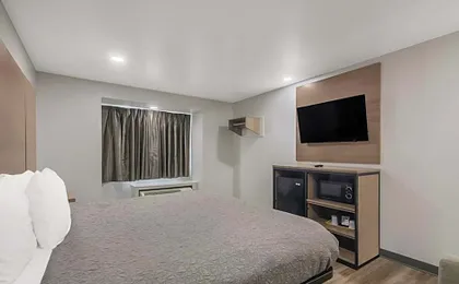 Americas Best Value Inn and Suites Lake Charles at I-210 Exit 5
