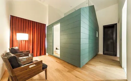 HOTEL498