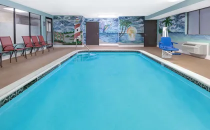 Super 8 By Wyndham Victoria/North/Mall Area