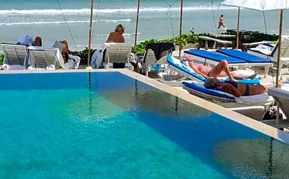 Nern Chalet Beachfront Hotel