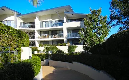 Boathouse Resort (Water Front)