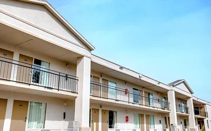 Days Inn by Wyndham St. Petersburg / Tampa Bay Area