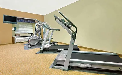 Microtel by Wyndham Perry National Fairground Area I-75