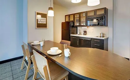Sonesta Simply Suites Miami Airport Doral