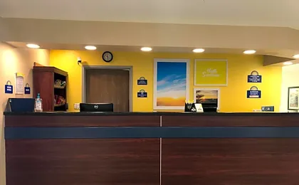Days Inn & Suites by Wyndham Greeley