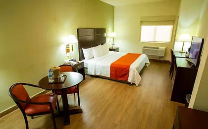 Hotel Plaza Calzada