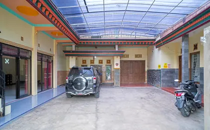 RedDoorz Syariah near Batu Night Spectacular 3