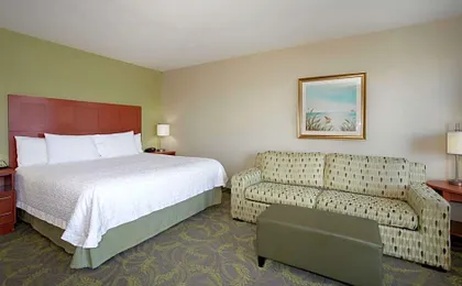 Hampton Inn & Suites Astoria