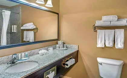 Clarion Pointe Medford