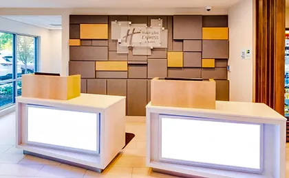 Holiday Inn Express & Suites Russellville By IHG