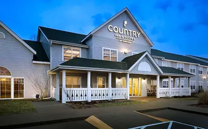 Country Inn & Suites by Radisson, Grinnell, IA