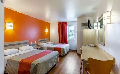 Motel 6 Baraboo, WI - Lake Delton