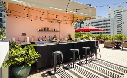 Bar Lounge