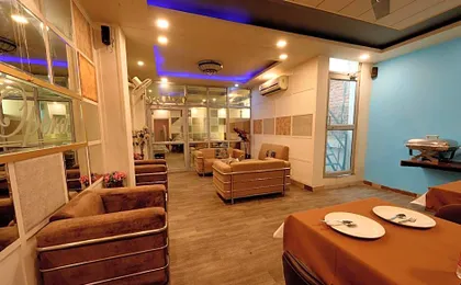 Family Hotel Oppera near IGI Airport