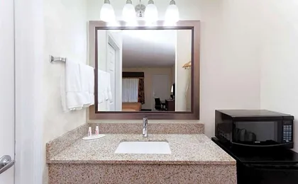 Super 8 by Wyndham Decatur/Dntn/Atlanta Area