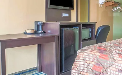 Amherst Inn & Suites