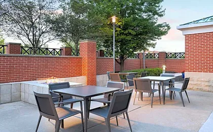 Courtyard by Marriott Omaha Aksarben Village