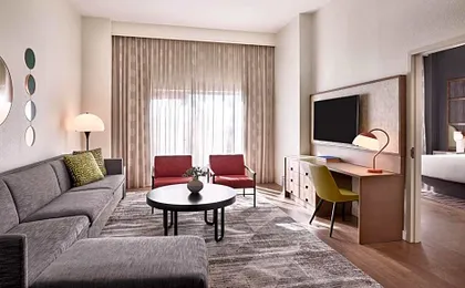 Renaissance® Phoenix Glendale Hotel & Conference Center