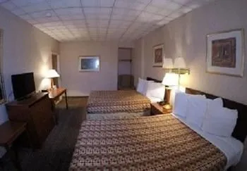 Airport Hotel Inn & Suites - Newark Airport